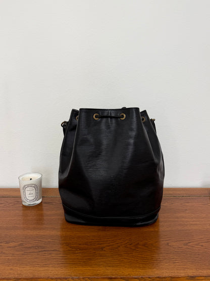 LV EPI NOÉ BLACK BUCKET BAG