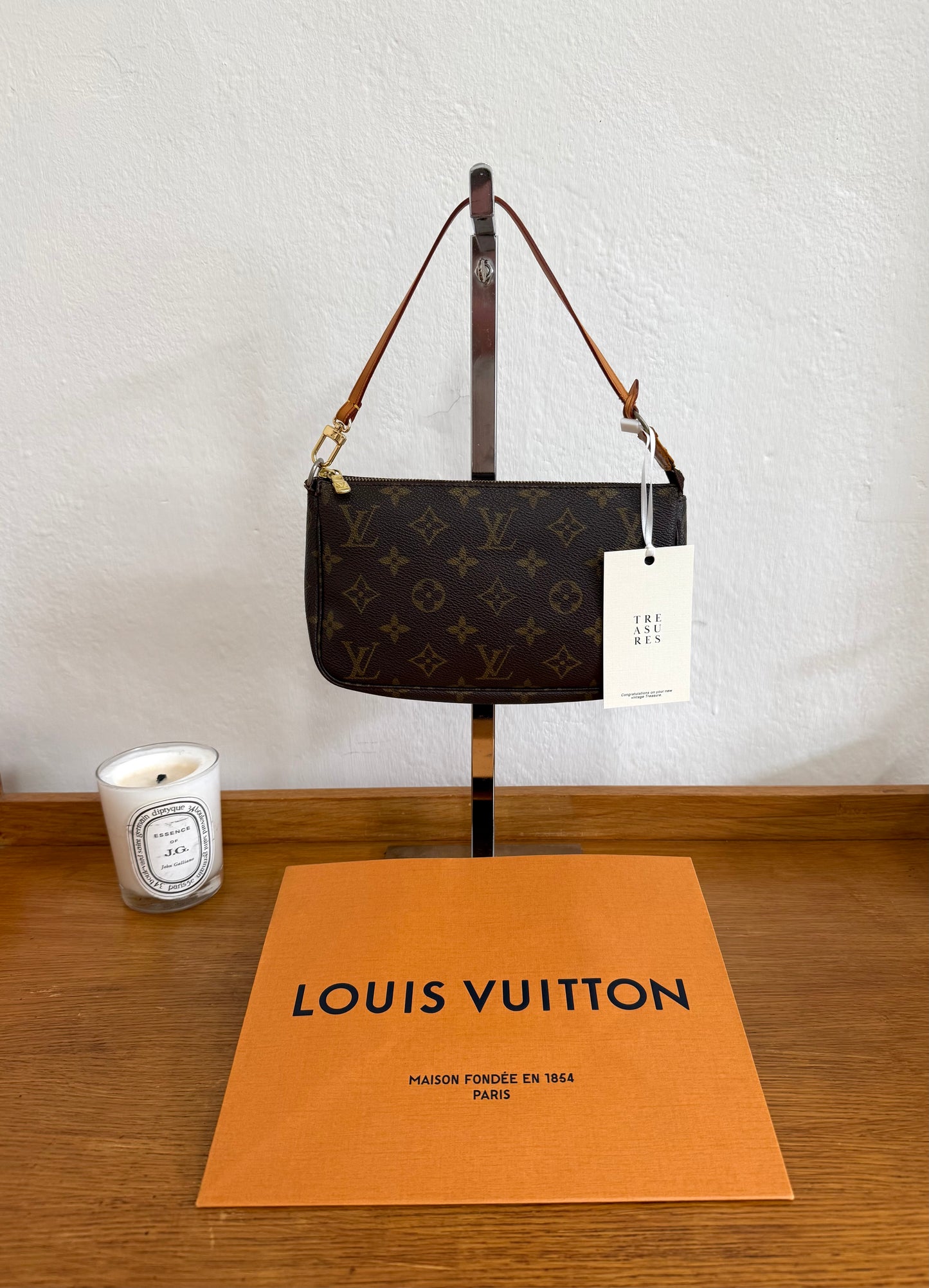 LV POCHETTE 273