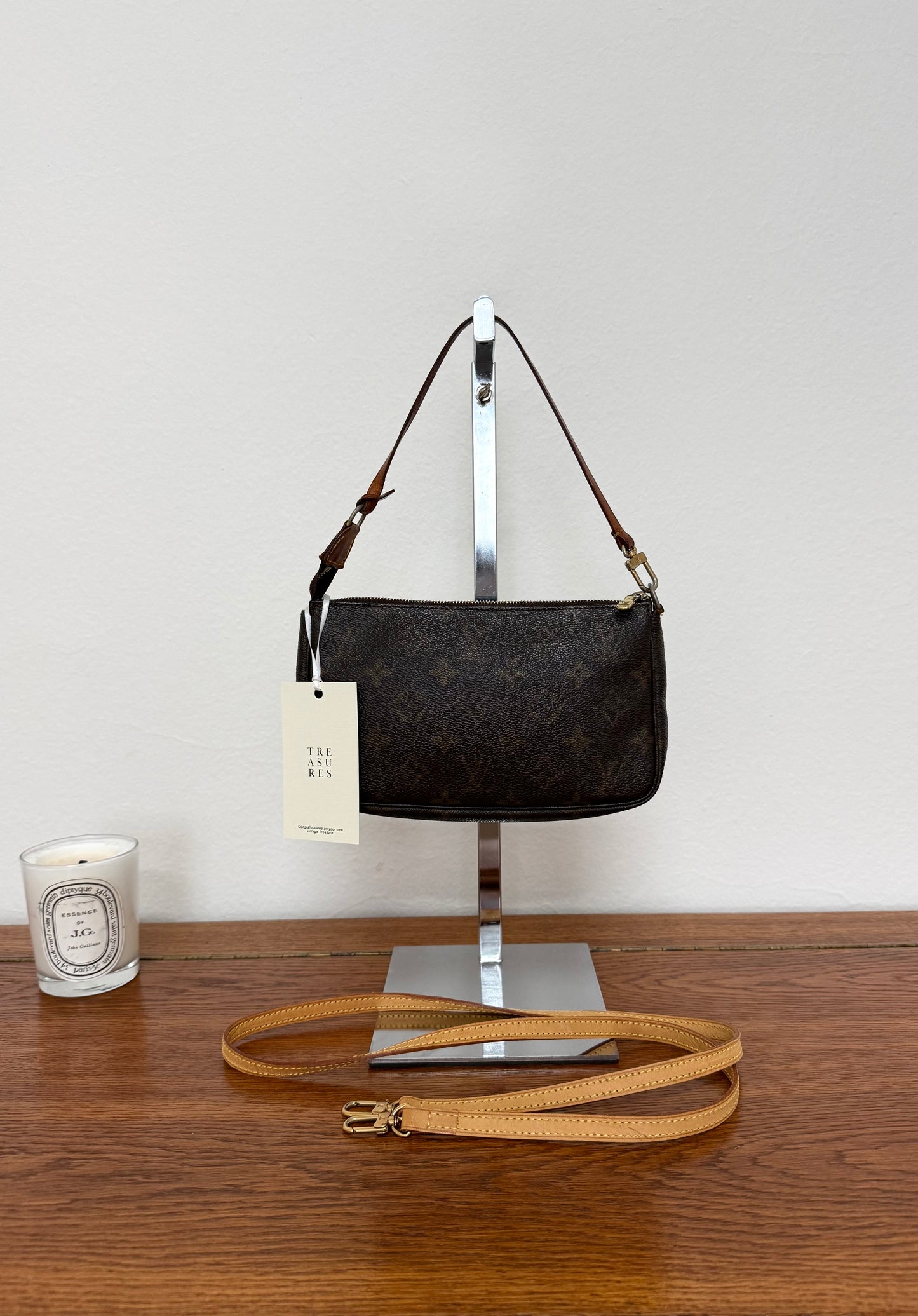 LV POCHETTE 304