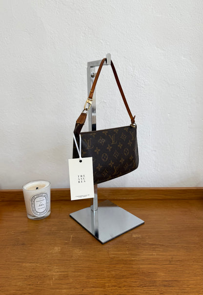 LV POCHETTE 303