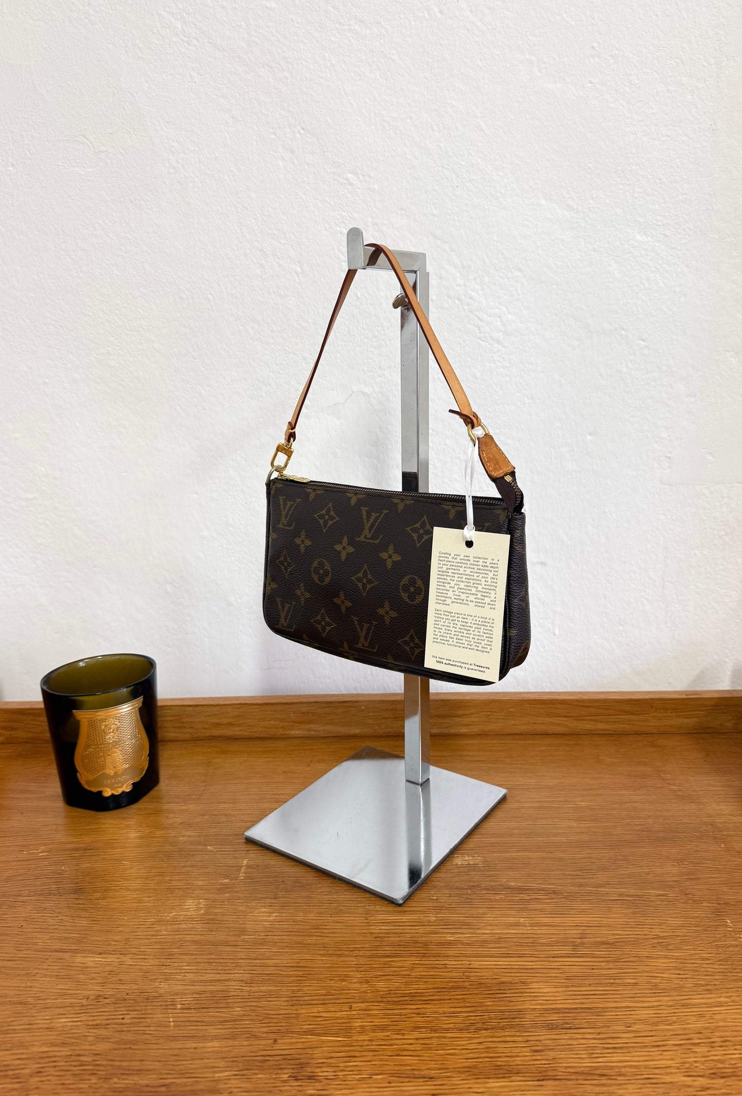 LV POCHETTE