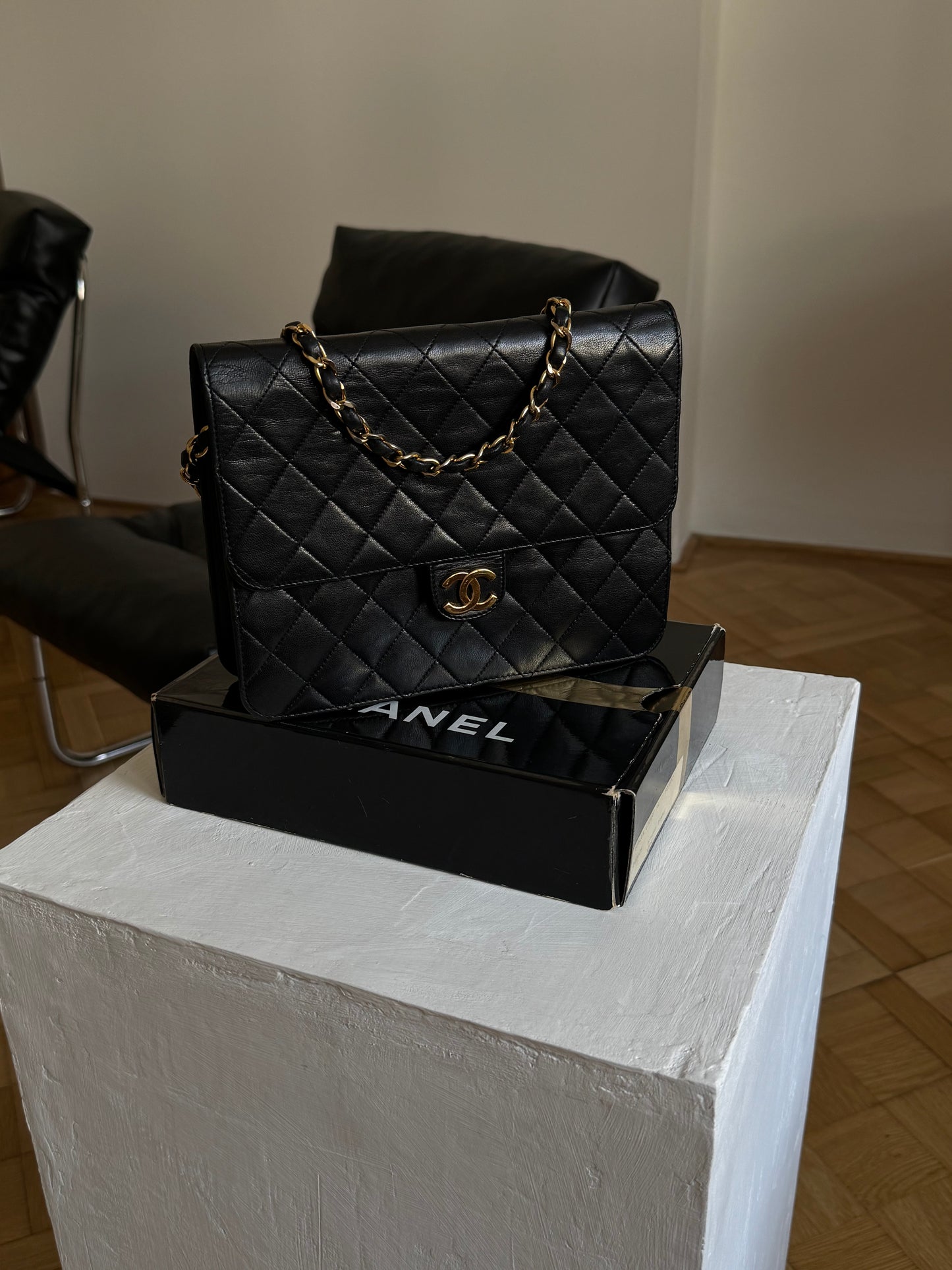 CHANEL LAMBSKIN SINGLE FLAP BAG & BOX & ENTRUPY