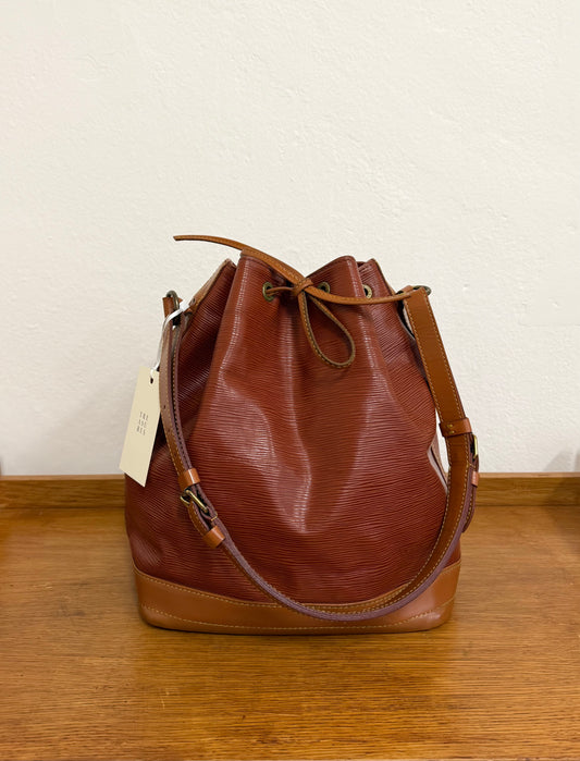 LV PETIT EPI NOÉ BROWN BUCKET BAG