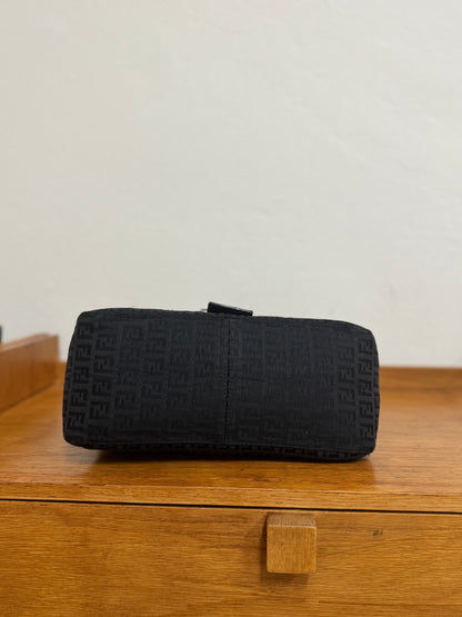 FENDI MAMMA BAGUETTE BLACK ZUCCA