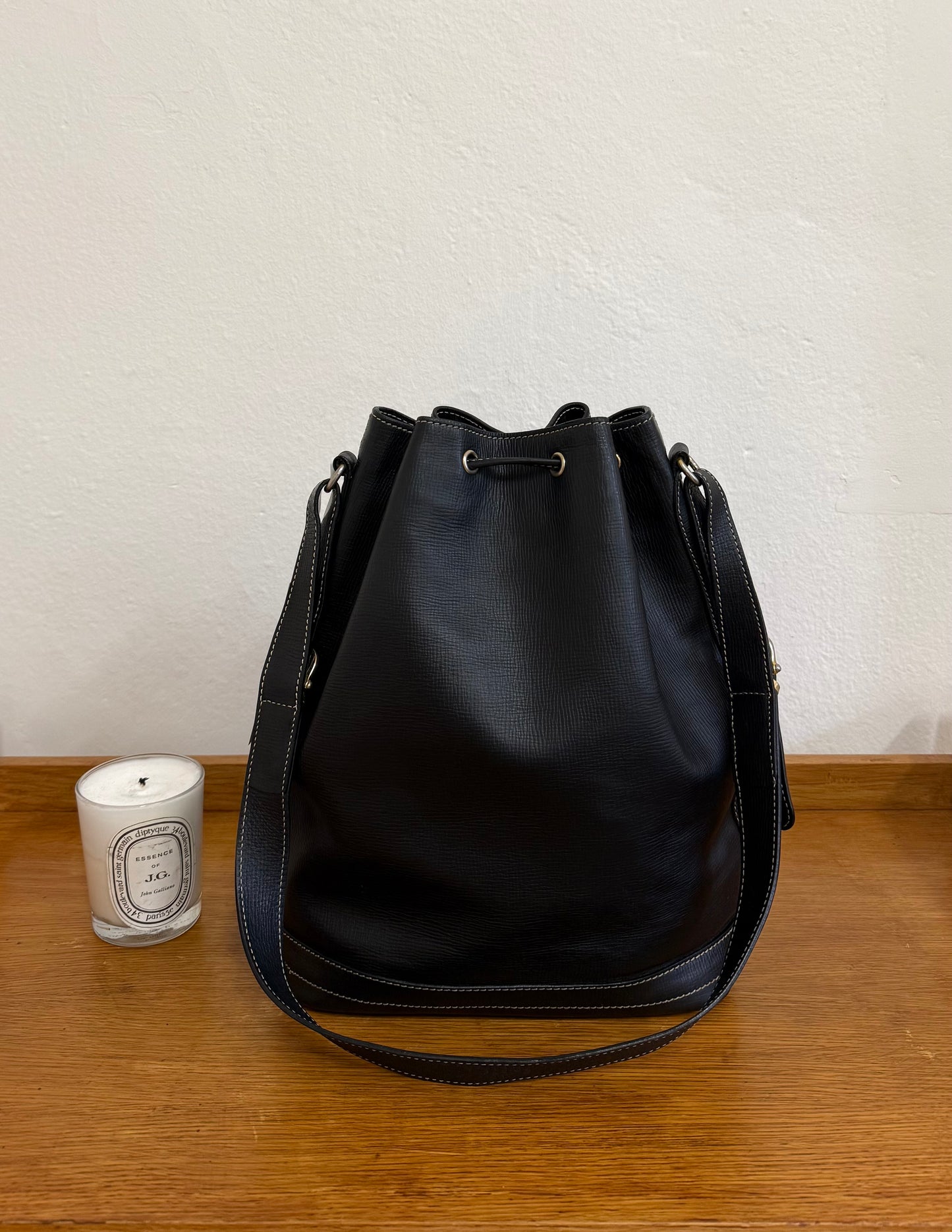 CELINE TRIOMPHE BUCKET BAG BLACK