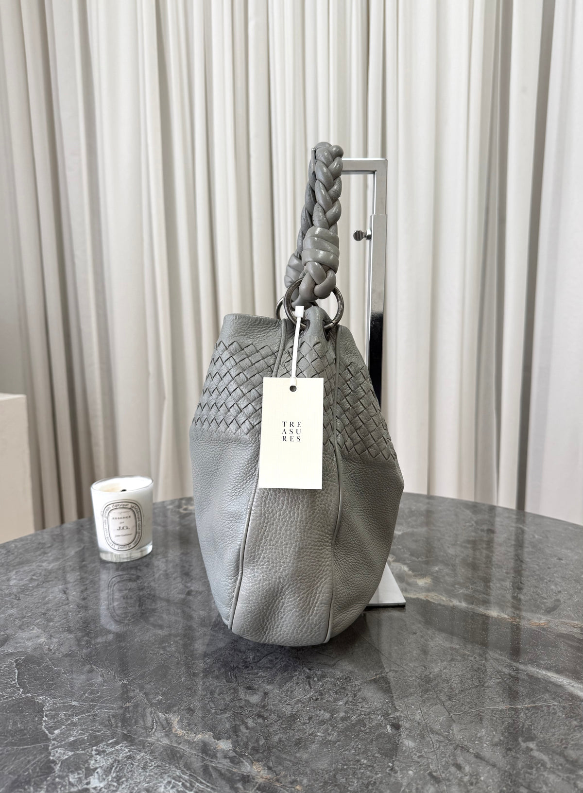 Bottega Veneta hobo z kůže Intrecciato ve světle šedé barvě, foto 4