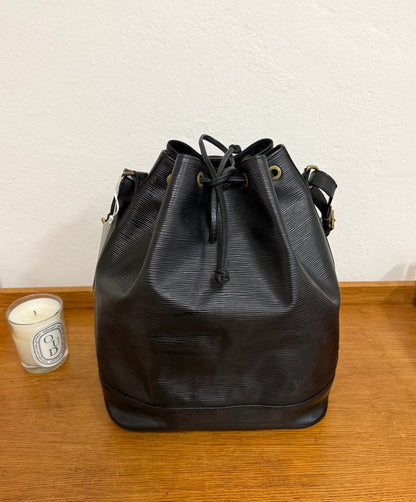 LV EPI PETIT NOÉ BLACK BUCKET BAG