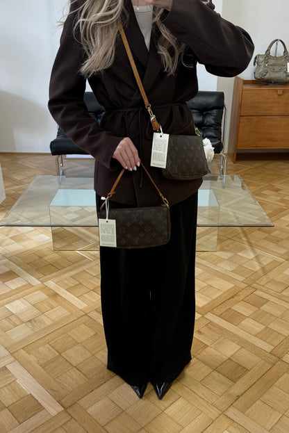 LV POCHETTE