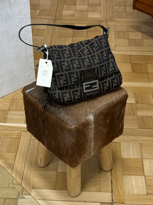 FENDI MAMMA BAGUETTE BAG