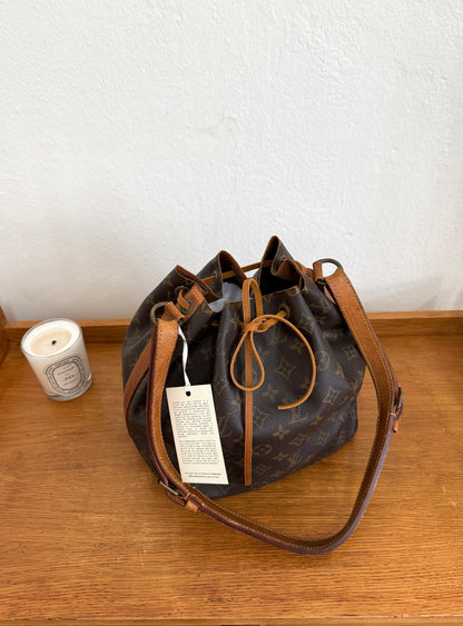 LV PETIT NOÉ MONOGRAM BUCKET BAG
