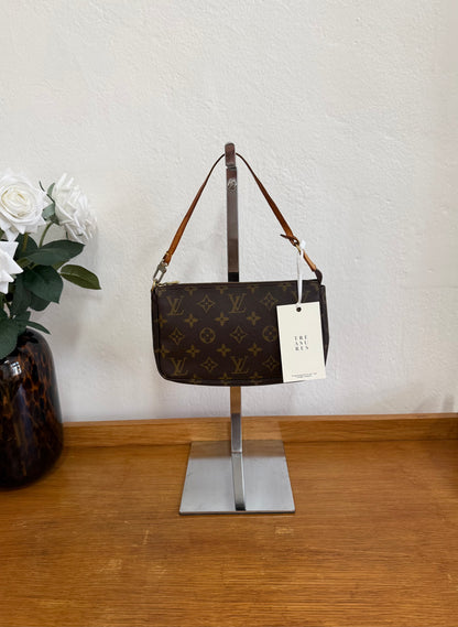LV POCHETTE