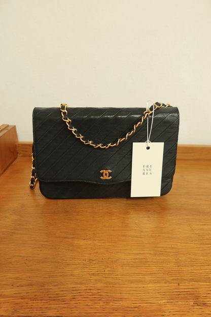 CHANEL DIAGONAL STITCH SINGLE FLAP BAG