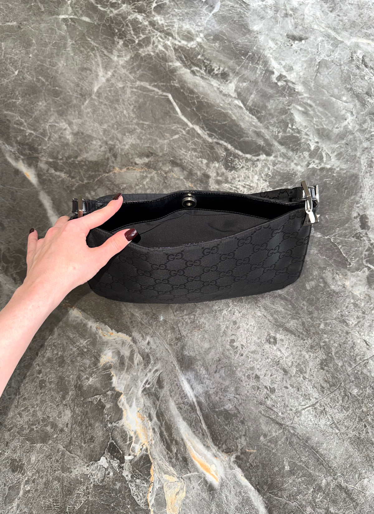 Gucci hobo z černého GG canvasu se stříbrným hardwarem, foto 11