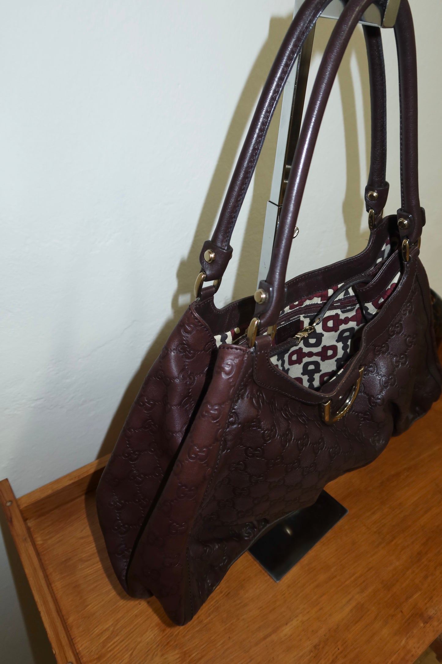 GUCCI GG HOBO ABBEY BAG BURGUNDY GOLD HW