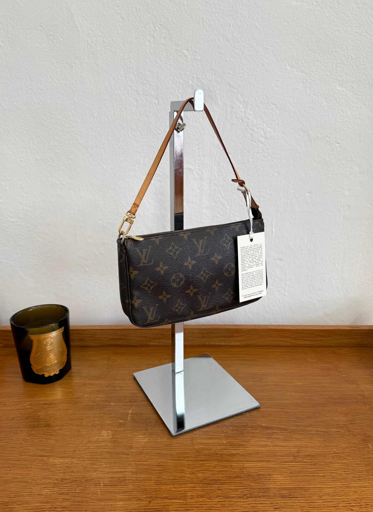 LV POCHETTE