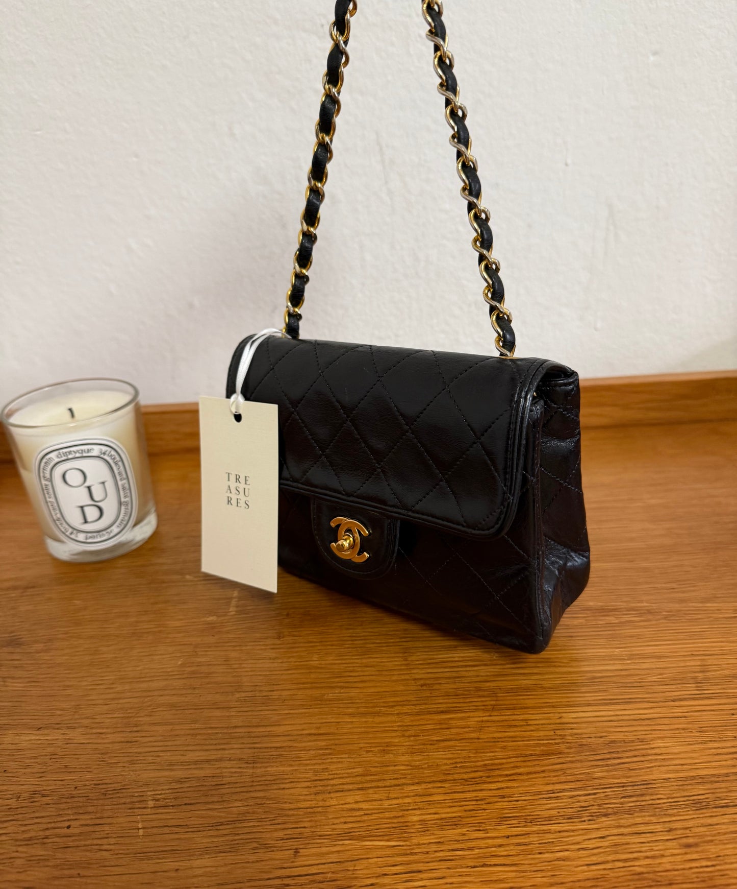 CHANEL CLASSIC SINGLE FLAP BAG TWIST LOCK 24K GOLD