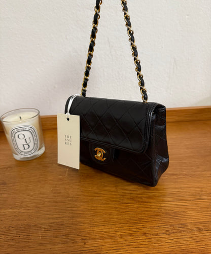 CHANEL CLASSIC SINGLE FLAP BAG TWIST LOCK 24K GOLD