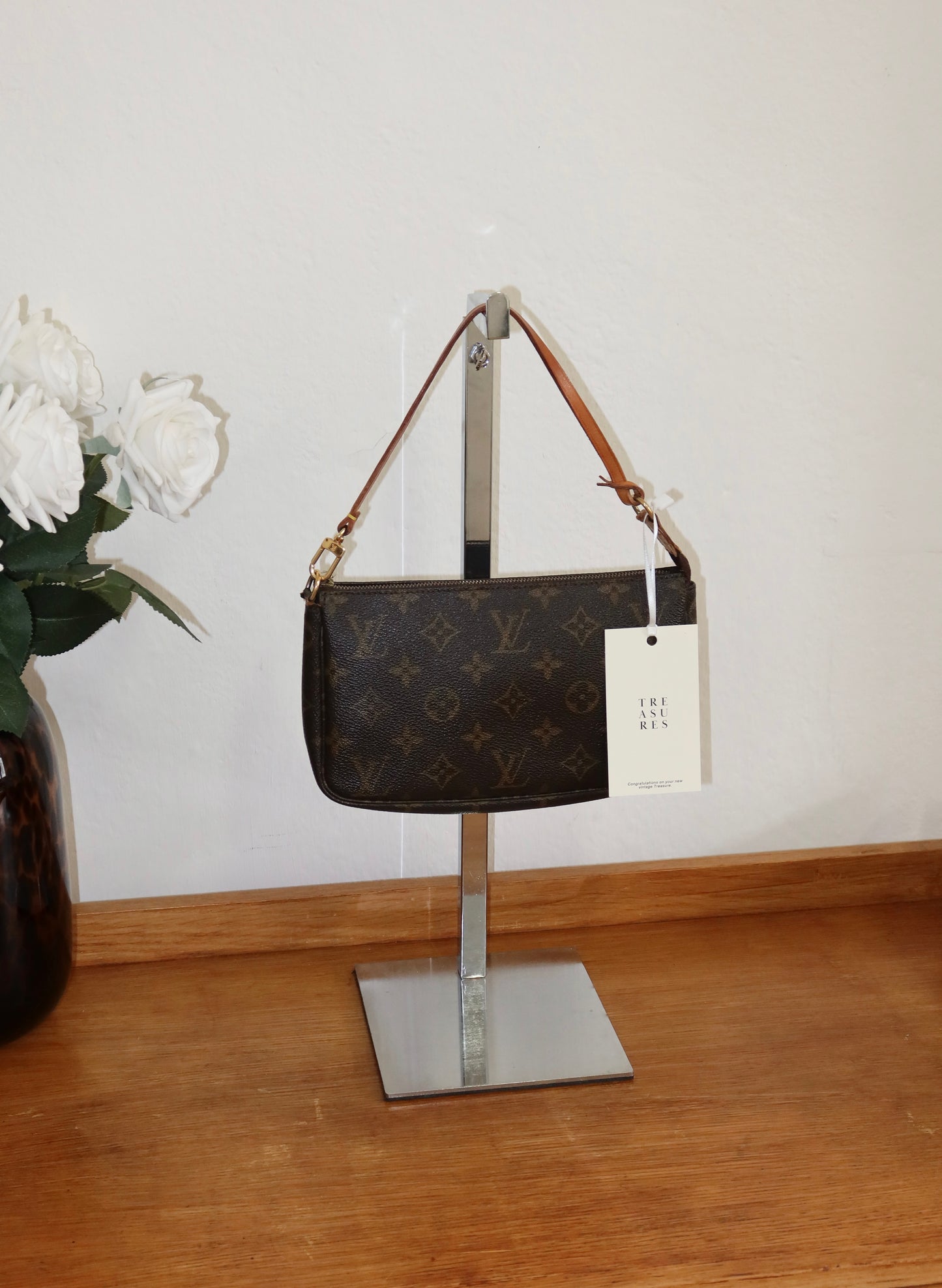 LV POCHETTE