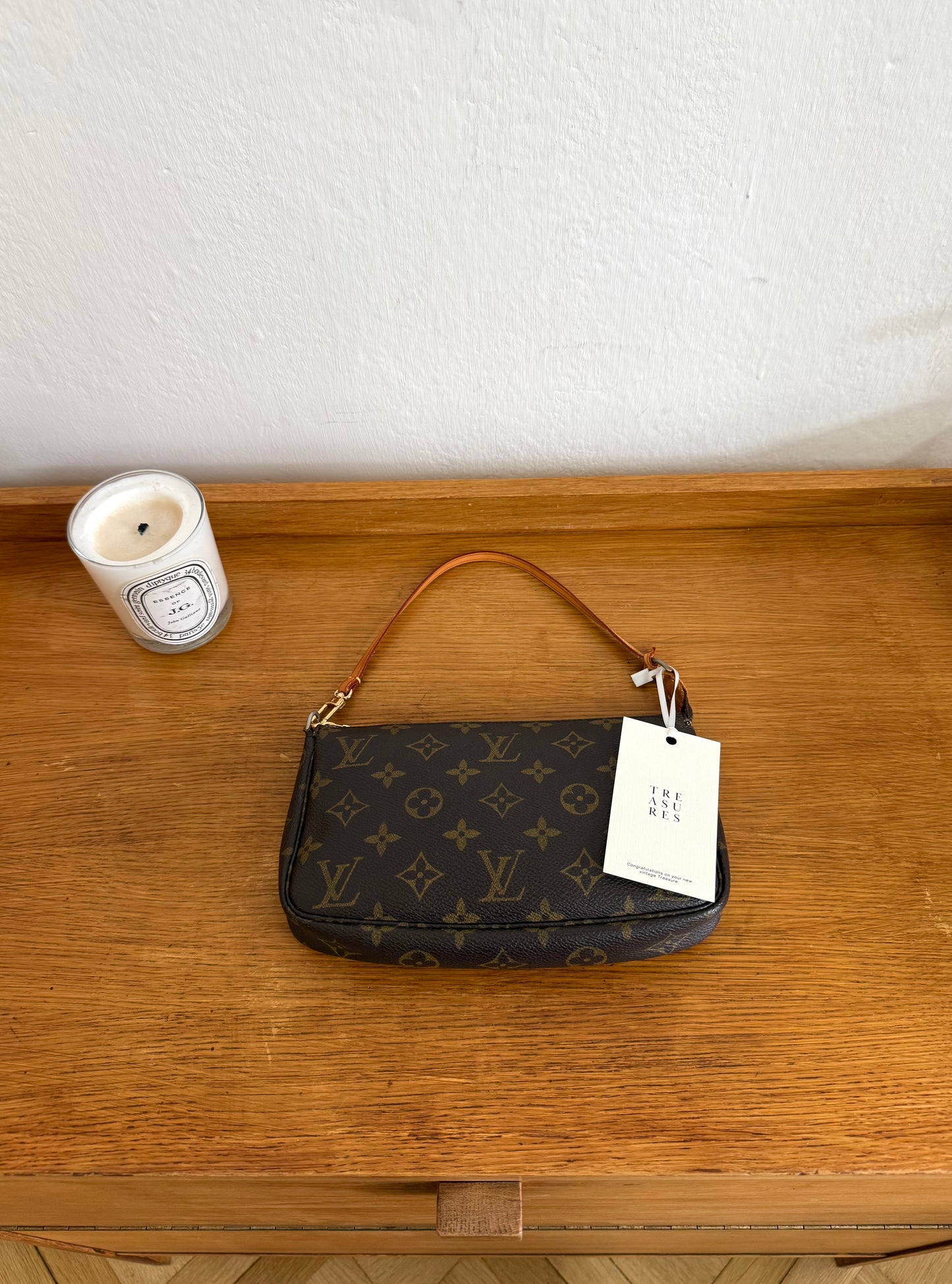 LV POCHETTE 273