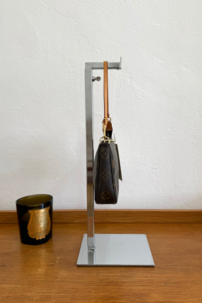 LV POCHETTE