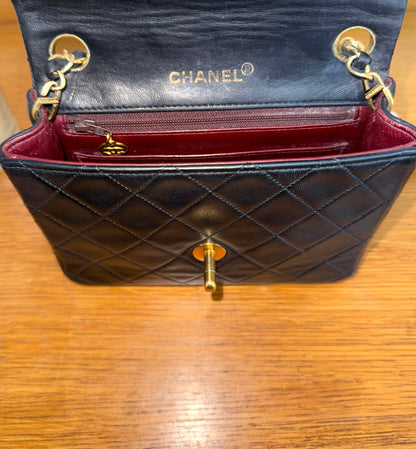 CHANEL SINGLE FLAP BAG BLACK LAMBSKIN