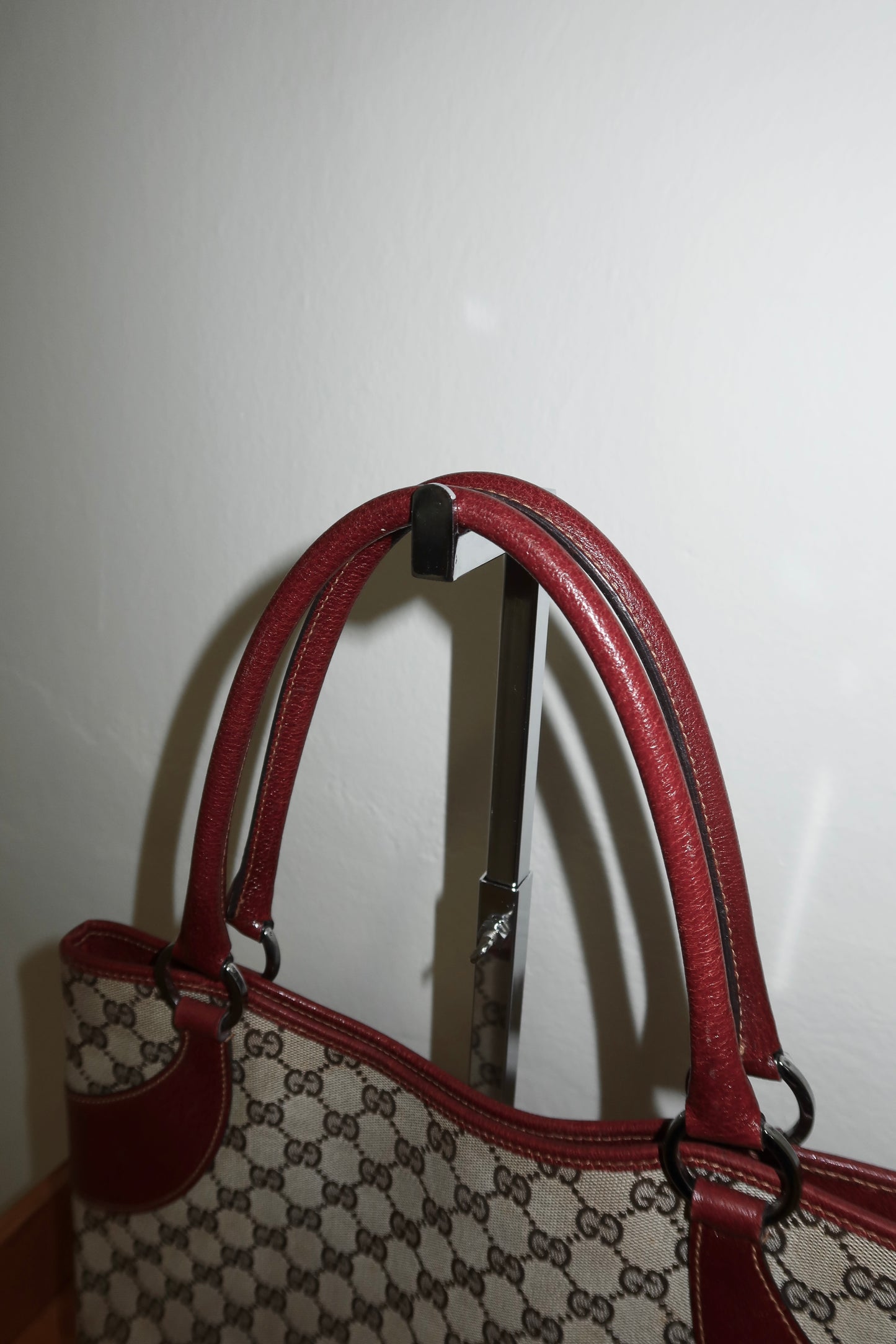 GUCCI GG SHOULDER TOTE BAG WINE