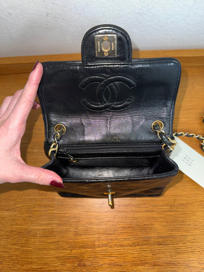CHANEL CLASSIC SINGLE FLAP BAG TWIST LOCK 24K GOLD