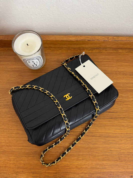 CHANEL DIAGONAL STITCH SINGLE FLAP BAG 2
