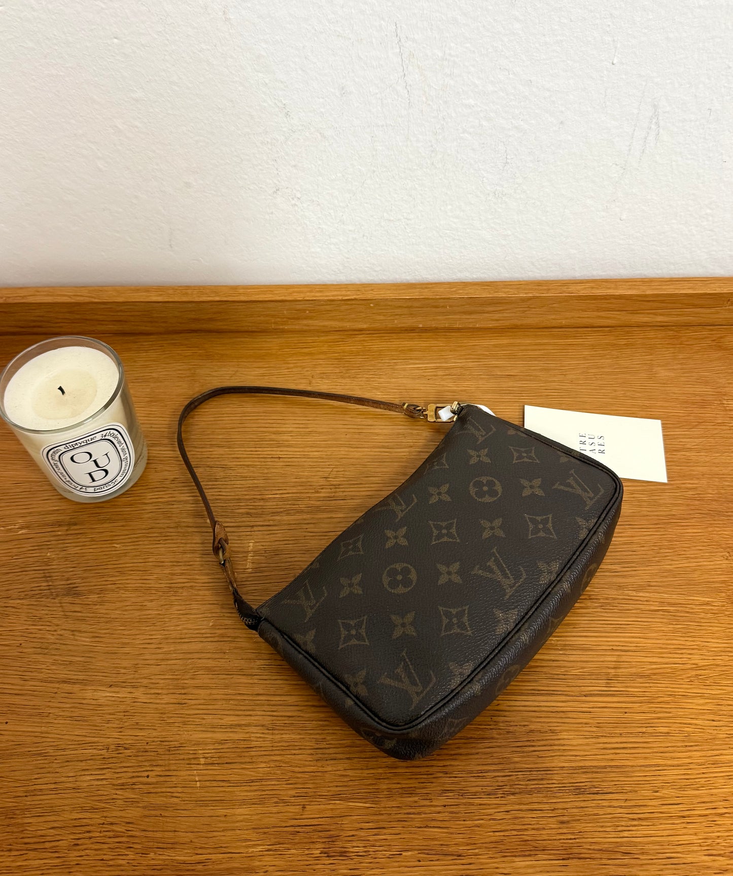 LV POCHETTE