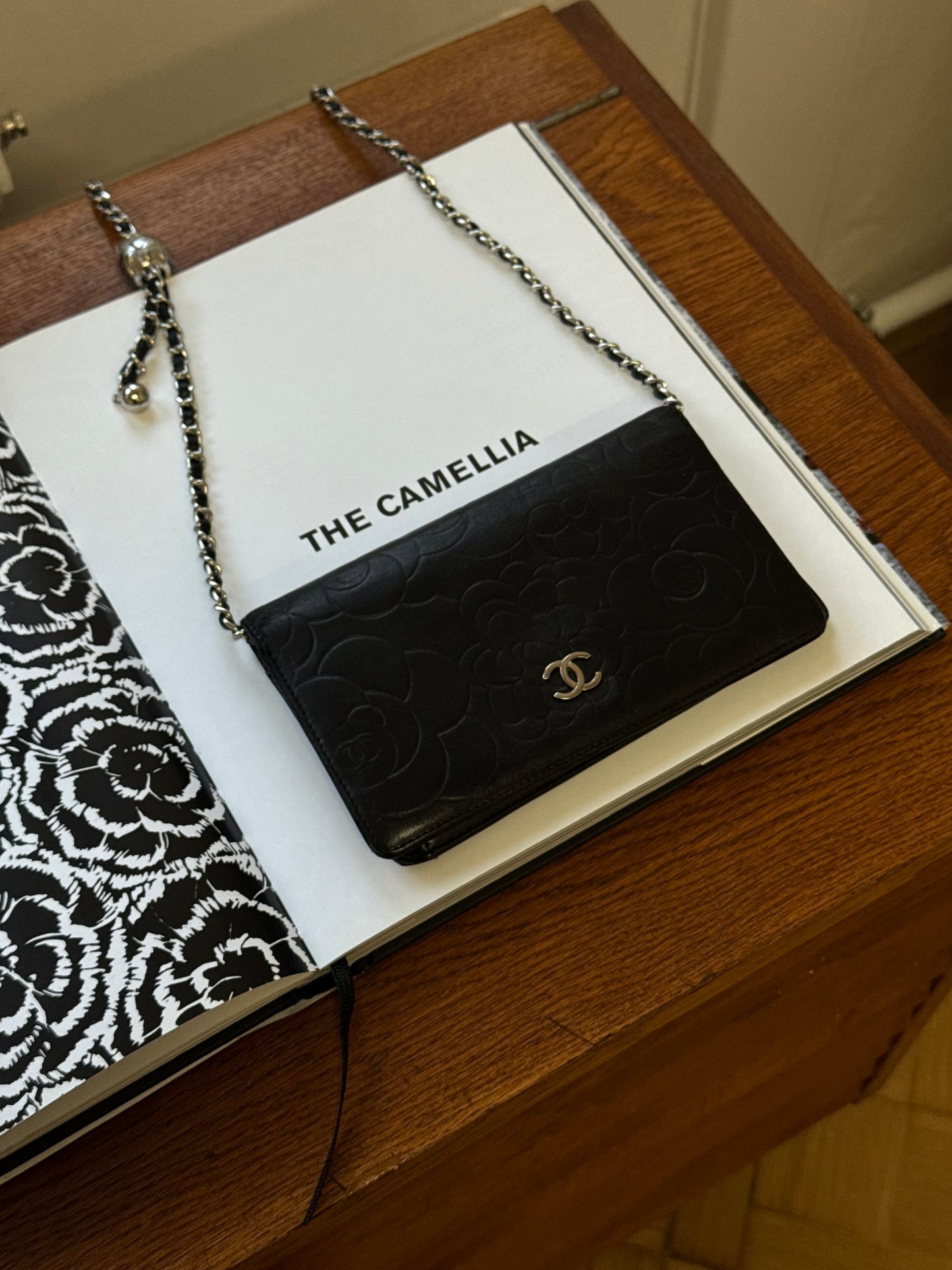 CHANEL CAMELLIA WALLET BLACK SERIES 11
