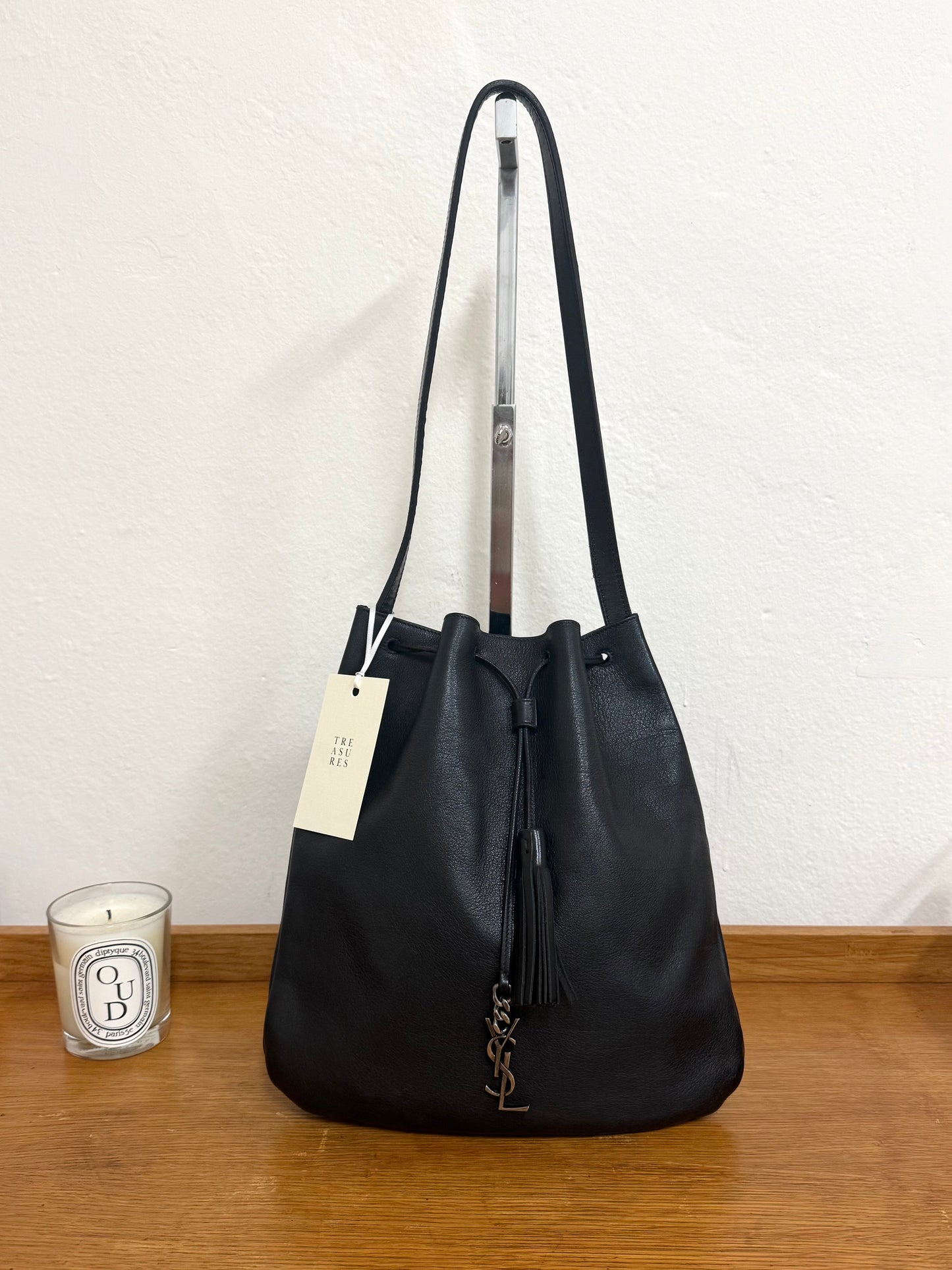 SAINT LAURENT DRAWSTRING BLACK SHOULDER BAG