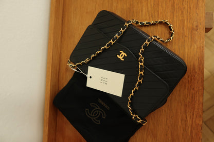 CHANEL DIAGONAL STITCH SINGLE FLAP BAG