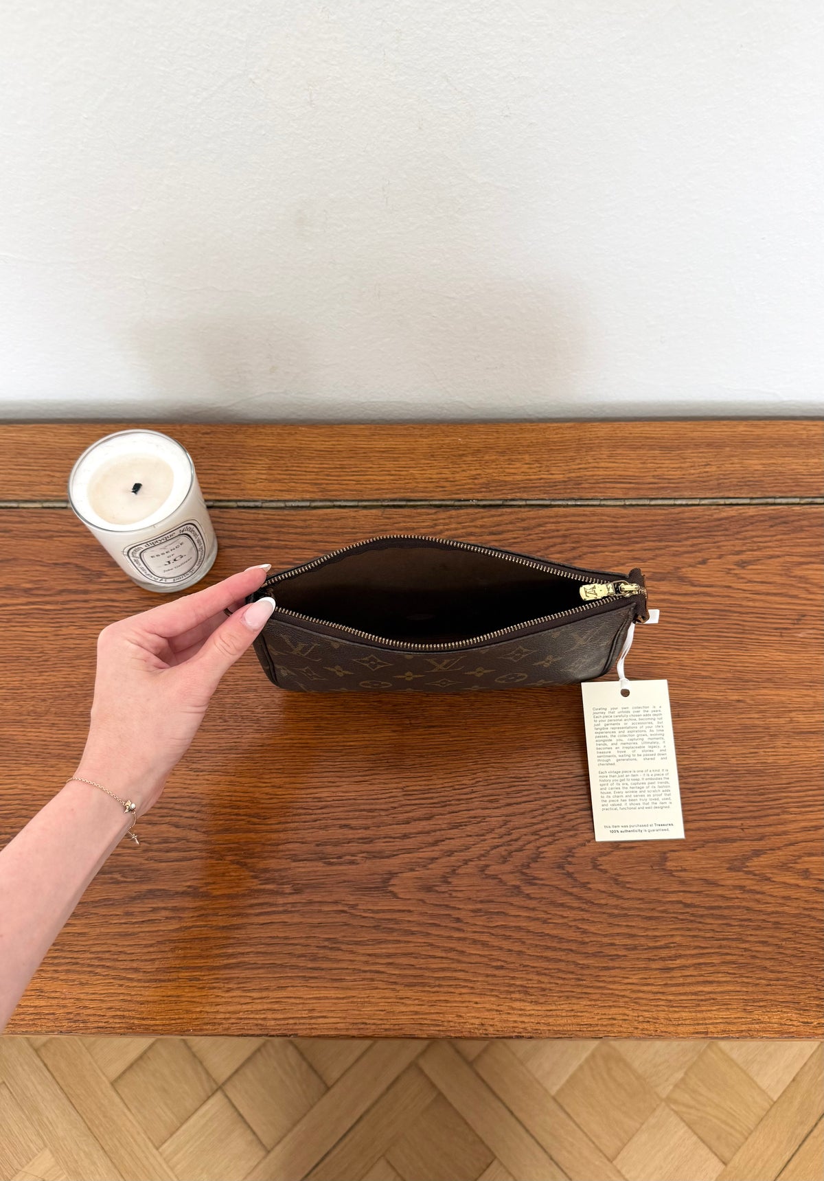 LV Pochette