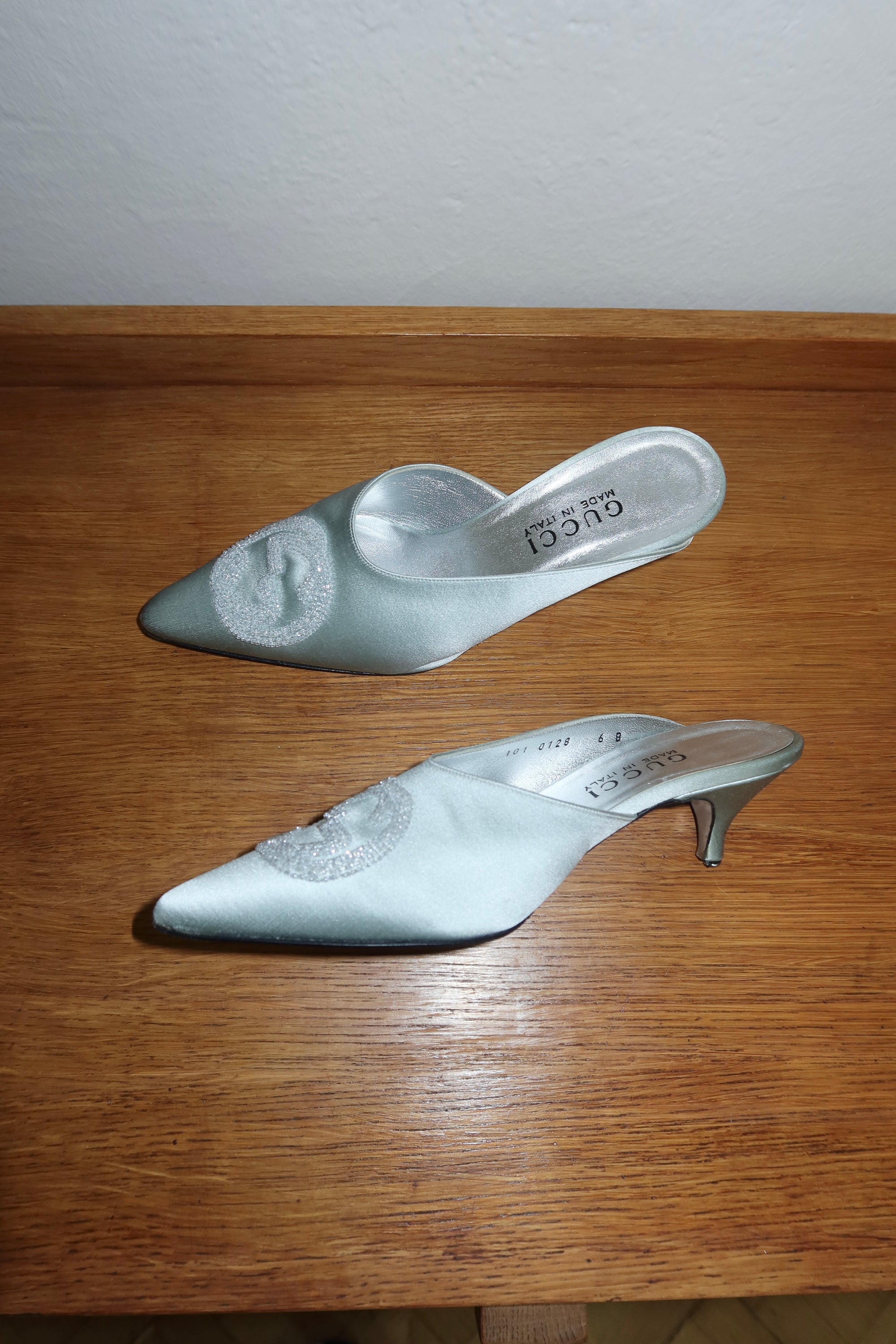 GUCCI BEADED SATIN KITTEN HEELS 36