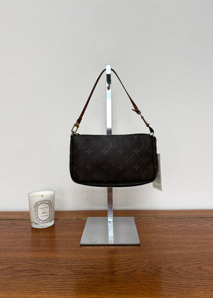 LV POCHETTE 304