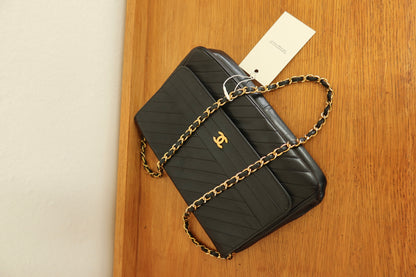 CHANEL DIAGONAL STITCH SINGLE FLAP BAG 2