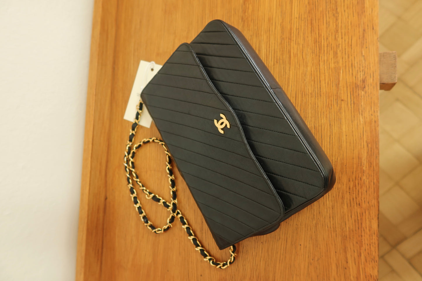 CHANEL DIAGONAL STITCH SINGLE FLAP BAG