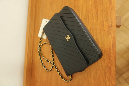 CHANEL DIAGONAL STITCH SINGLE FLAP BAG