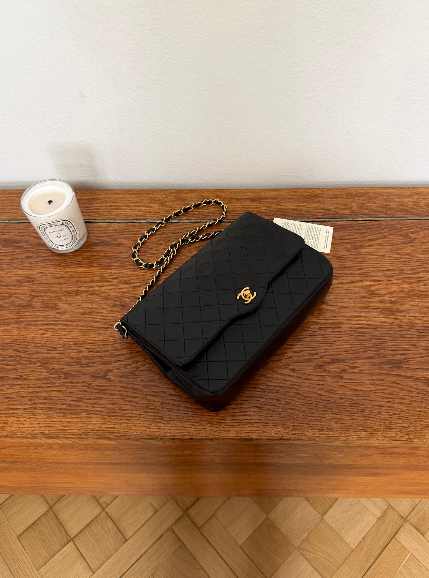 CHANEL BLACK TWIST LOCK FLAP BAG LAMBSKIN GOLD HW