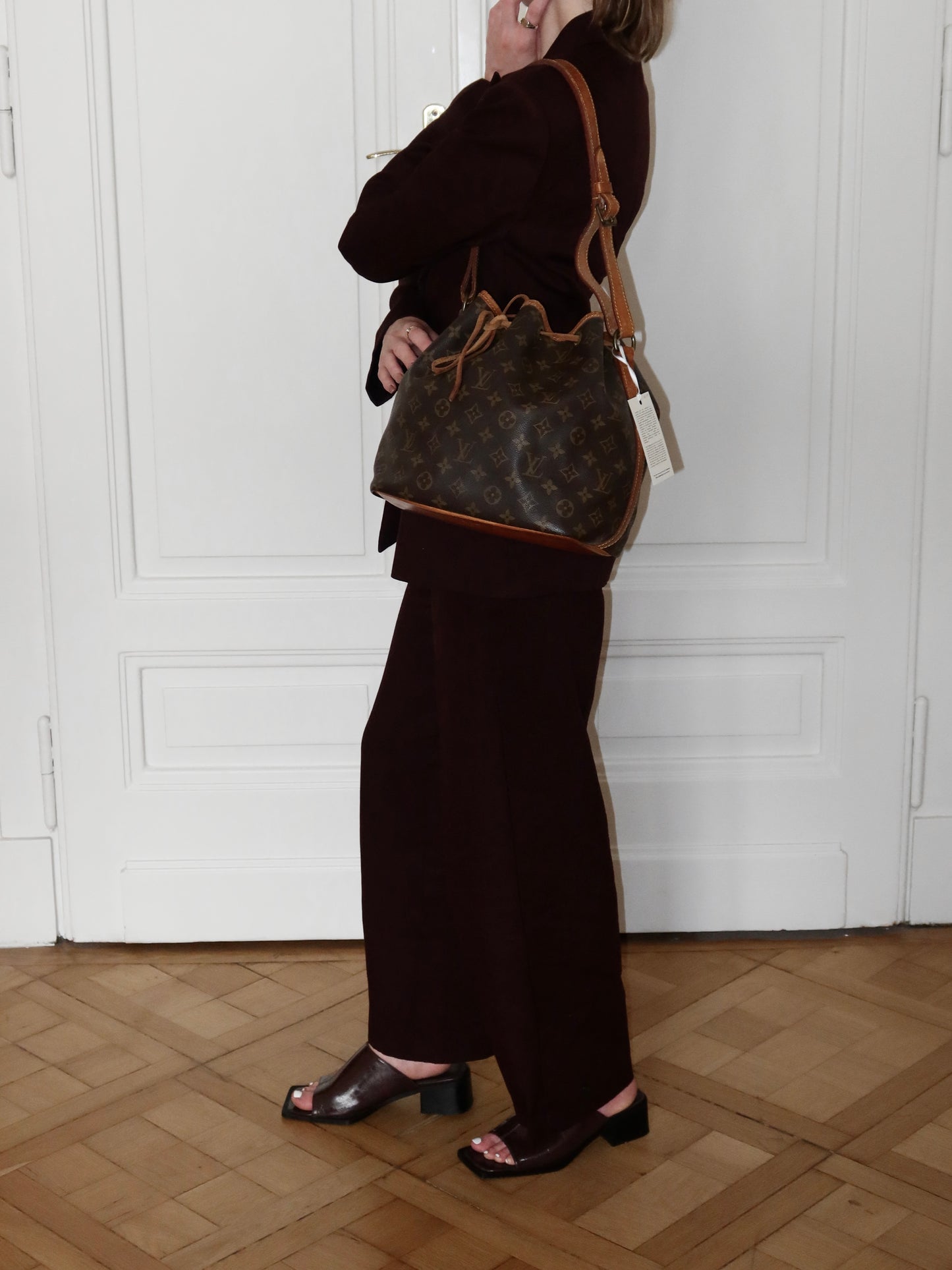 LV PETIT NOÉ MONOGRAM BUCKET BAG 319