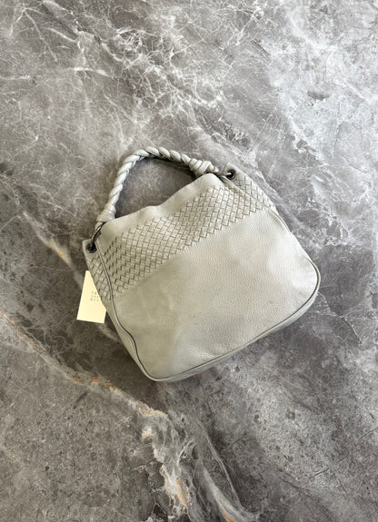 Bottega Veneta hobo z kůže Intrecciato ve světle šedé barvě, foto 8