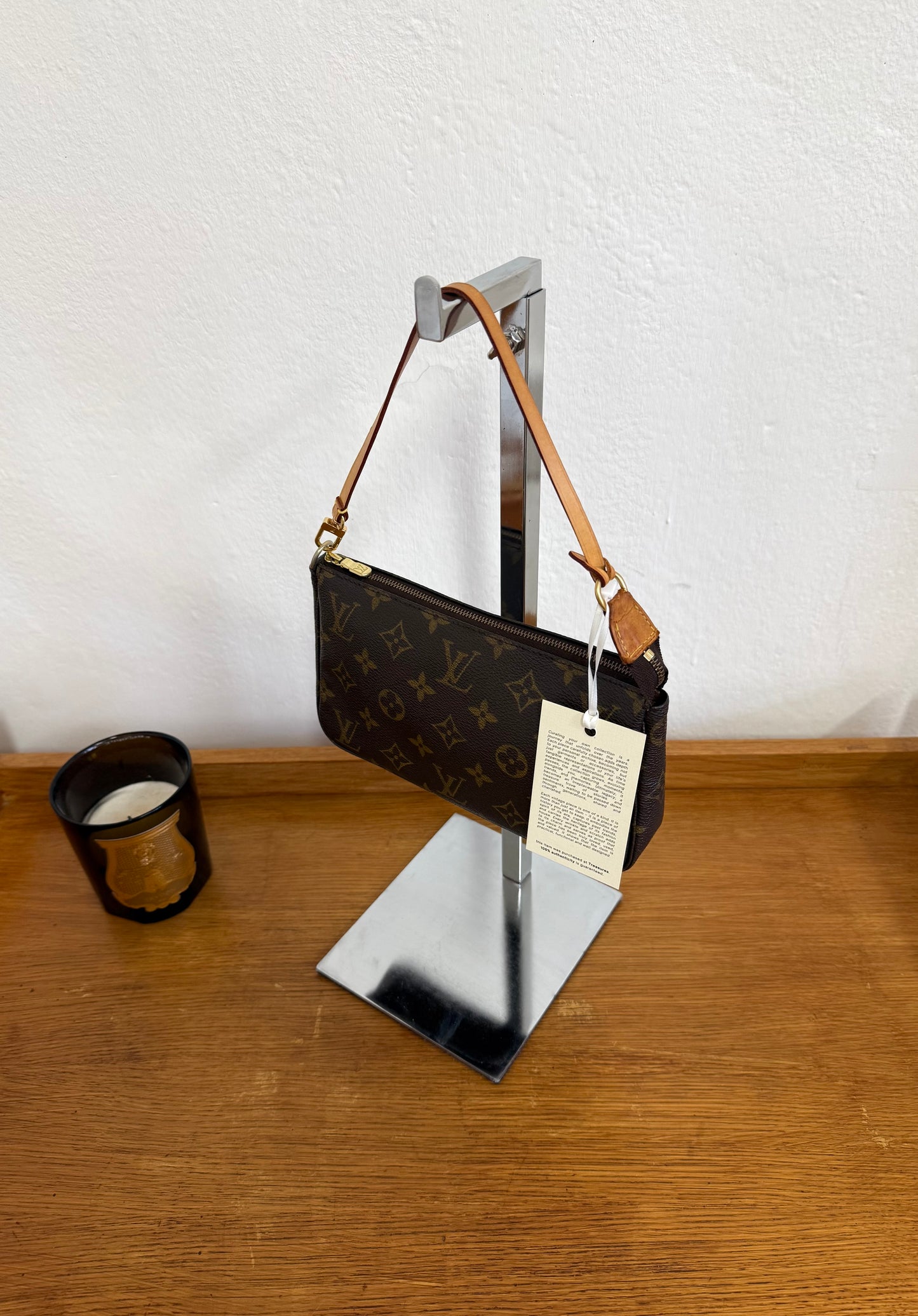 LV POCHETTE