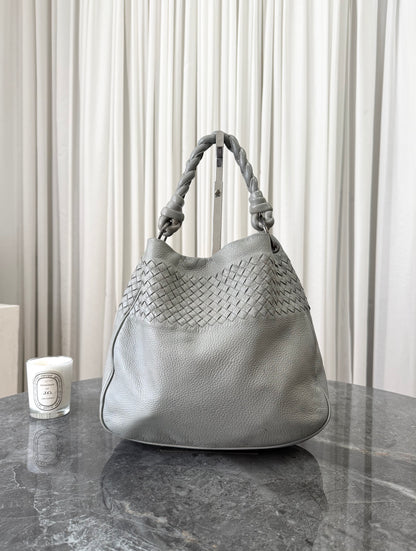 Bottega Veneta hobo z kůže Intrecciato ve světle šedé barvě, foto 6