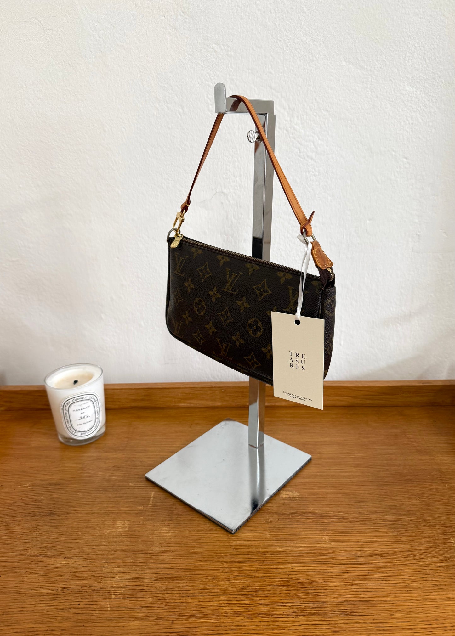 LV POCHETTE 273