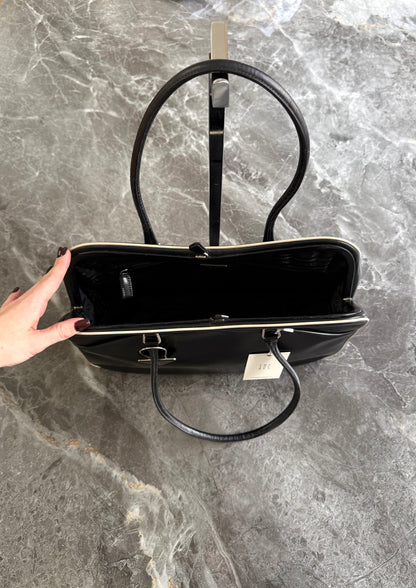 Prada Triangle bowling bag z černé kůže spazzolato, foto 10