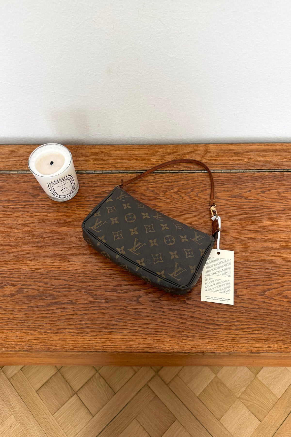 LV Pochette