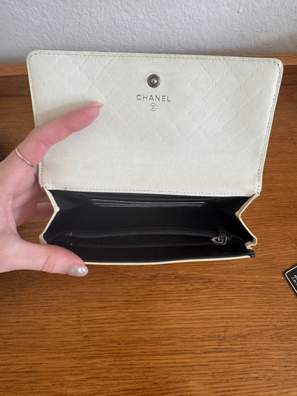 CHANEL WALLET GRAINED LEATHER BUTTER YELLOW