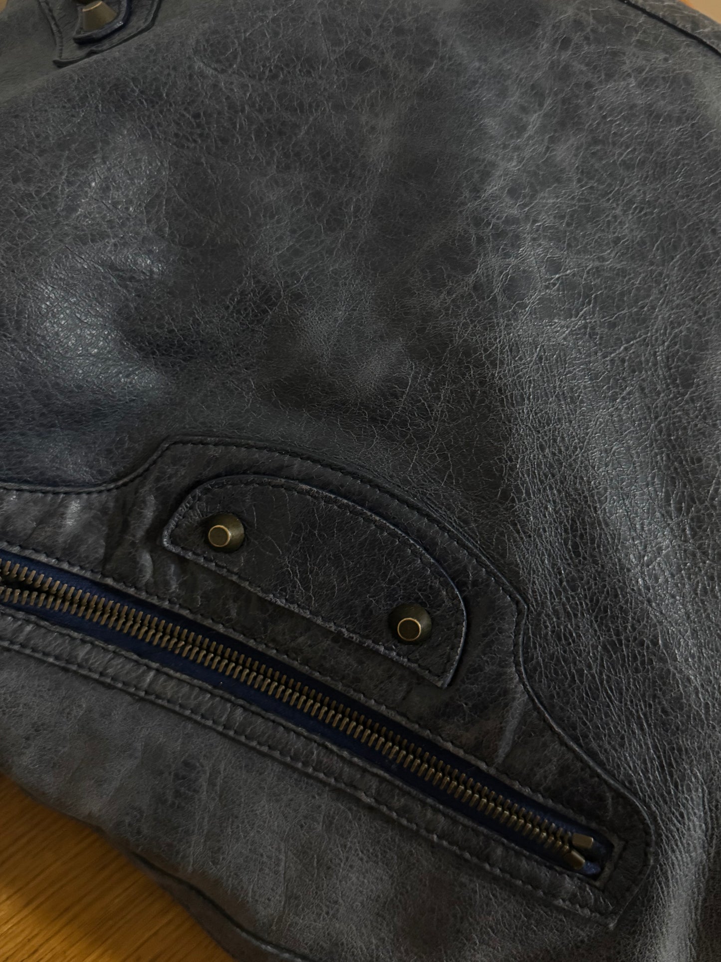 BALENCIAGA DAY “HOBO CITY” BAG GREY-BLUE