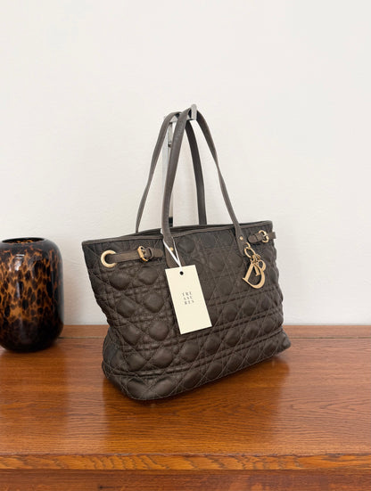 Dior Panarea tote z hnědého coated canvasu Cannage se zlatým hardwarem, foto 3