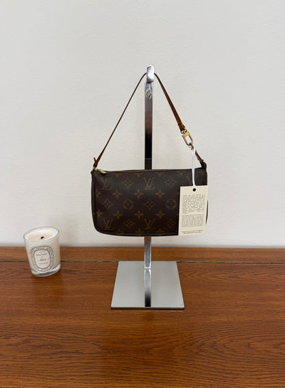 LV Pochette